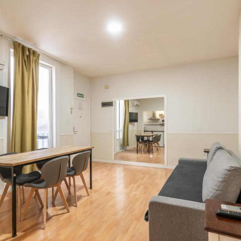 Apartamentos Mayor Centro - Monolocale Familiare Interno senza Terrazza - 5