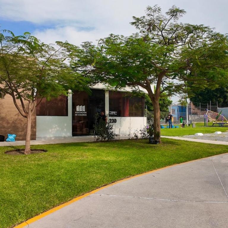 Departamento Planta Baja con AC y Seguridad - Apartment - 51