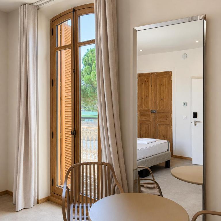 LE PALMIER Aigues-Mortes PARKING Petite Camargue - Chambre Double Supérieure - 9