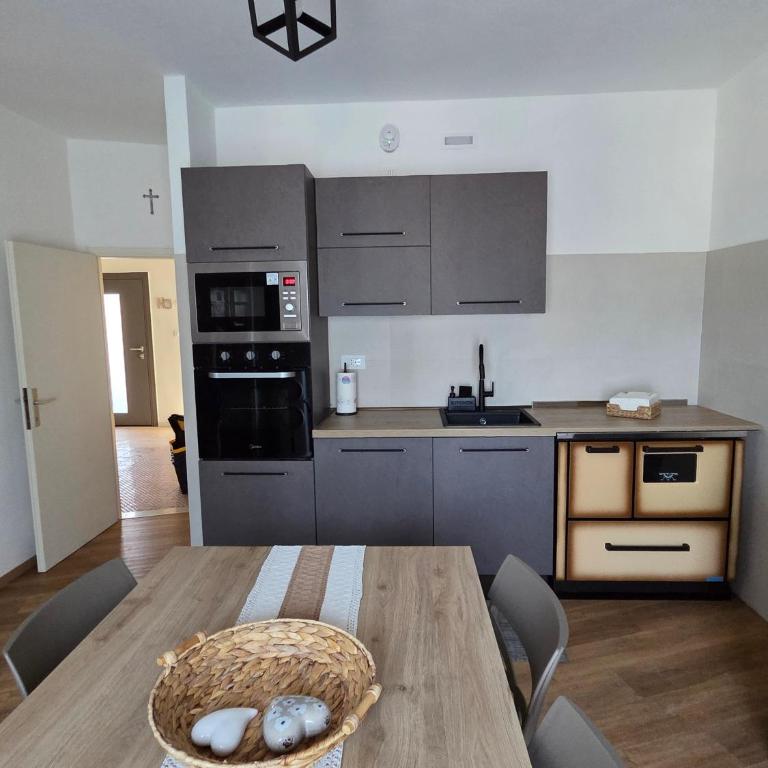 Casa Elda - Appartamento Deluxe con 2 Camere da Letto e Vista Giardino - 4