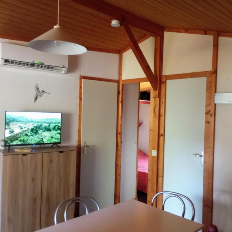 EXCLUSIVE fin AOUT Chalet Cosy Agde 6 pers, clim, piscine, Pinède, parking, calme Méditerranée - Chalet 2 Chambres - 20