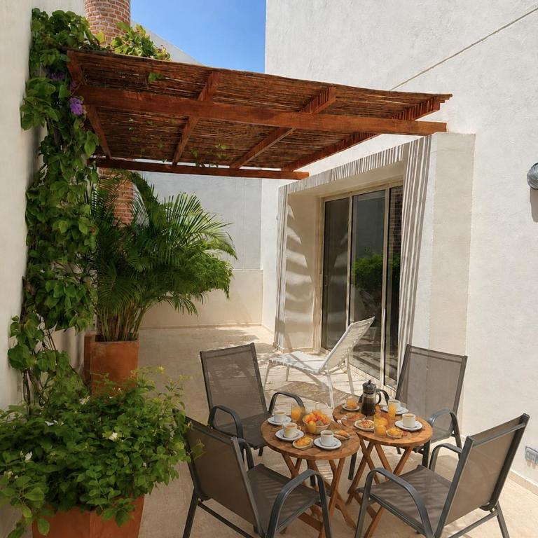 Luxury 2BR inside Old City, Private patio, AC, 2 Pools & parking - Apartamento Deluxe de 2 dormitorios - 5