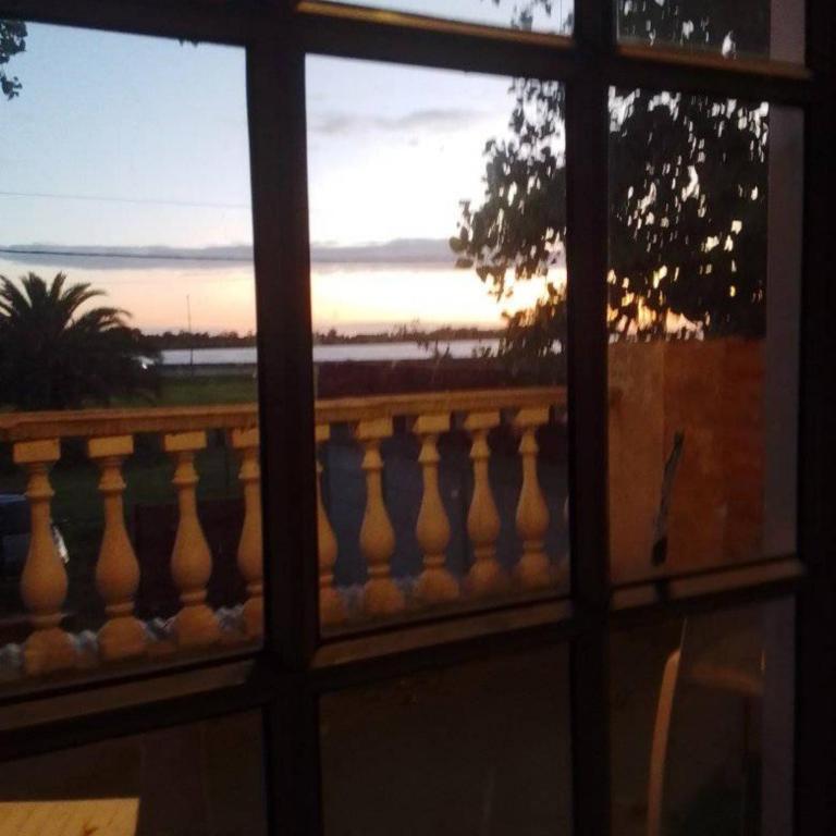 Hospedaje Magno Casa Completa Con Pileta Parrilla Frente A La Laguna Chascomus - Casa de 2 dormitorios - 1