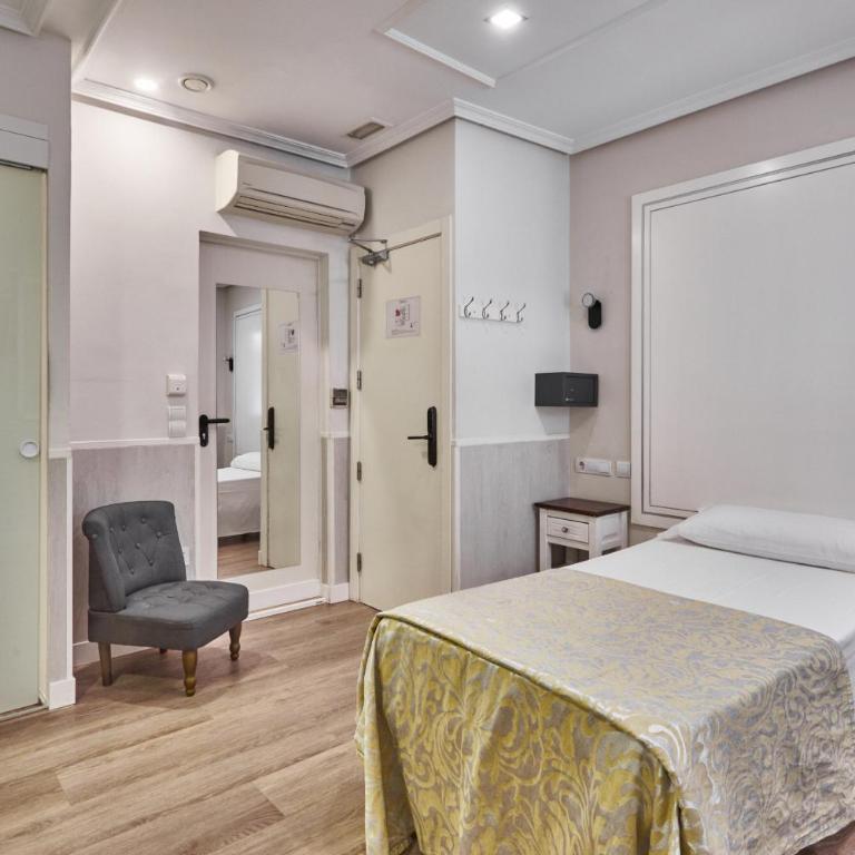 Hostal Madrid - Dreibettzimmer Rückseite - 3