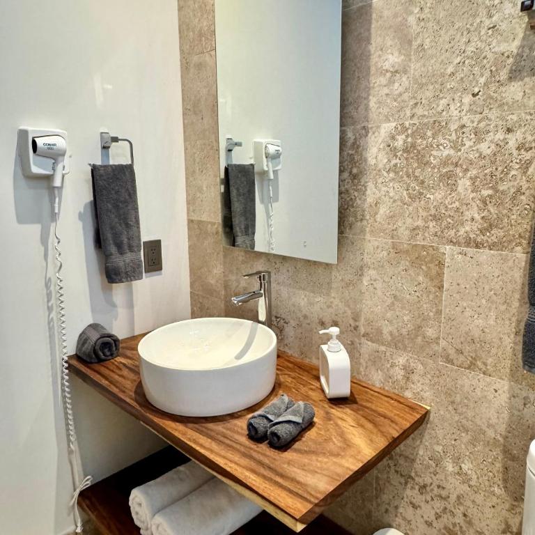 Aldea Zama Loft with pool 10min away from the beach - One-Bedroom Apartment - 4
