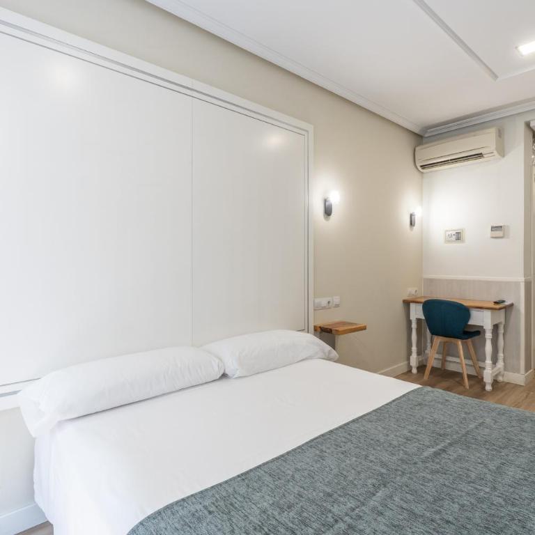 Hostal Madrid - Superior Doppelzimmer mit Straßenblick - 2