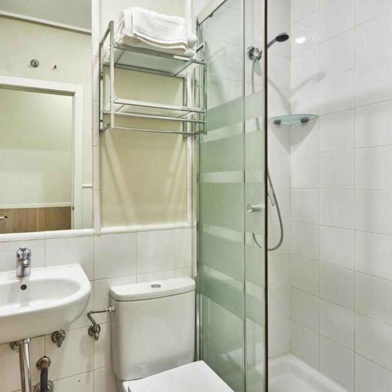 Hostal Madrid - Superior Doppelzimmer mit Straßenblick - 5