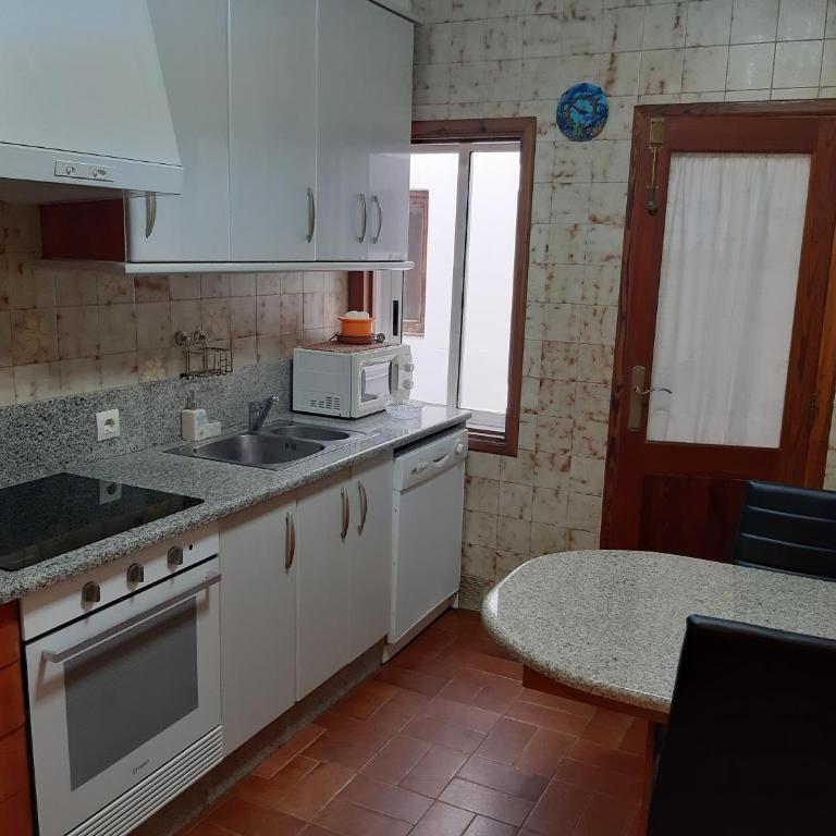 GV APARTAMENTO, 3 DORM, 2 BAÑOS, 100 metros playa - Apartment mit 3 Schlafzimmern und Balkon - 4