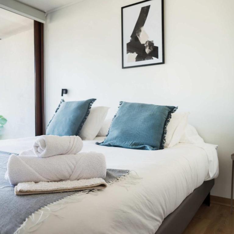 Spacious Apt Retreat in Las Condes Comfort Awaits - Apartment - 12