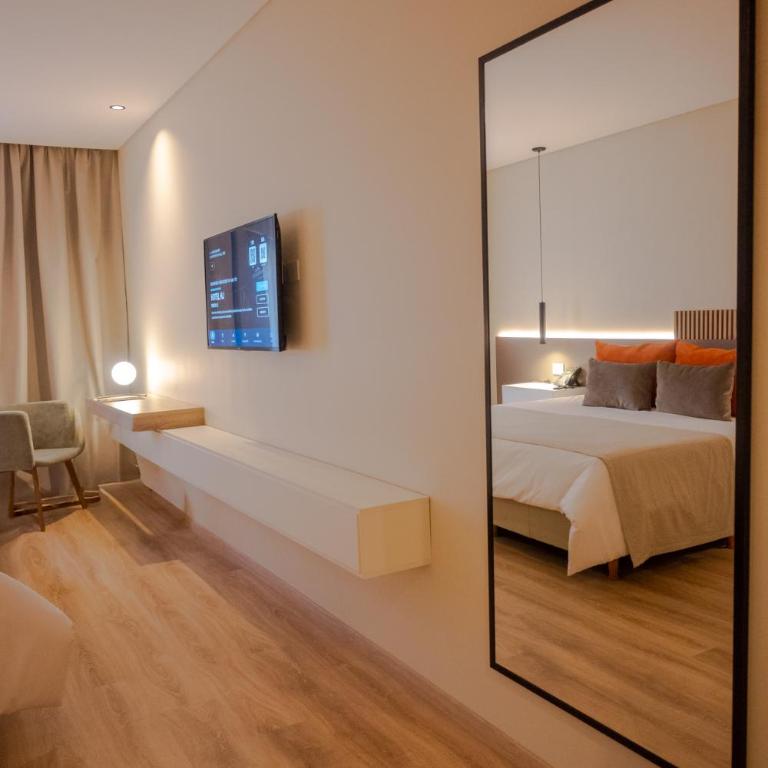 Howard Johnson Hotel, Spa & Convention Center Bahia Blanca - Habitación Superior con cama extragrande - 2