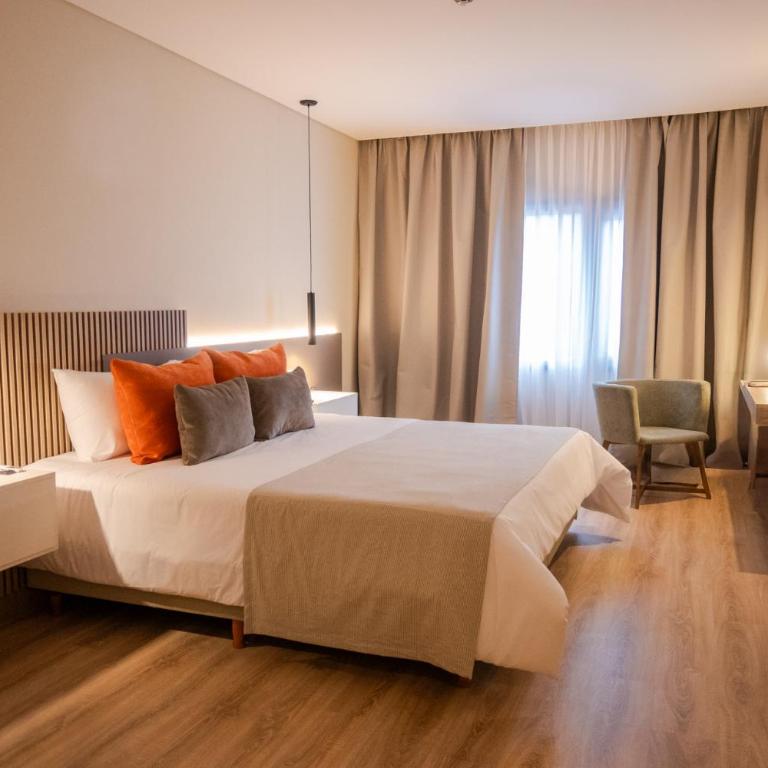 Howard Johnson Hotel, Spa & Convention Center Bahia Blanca - Habitación Superior con cama extragrande - 1