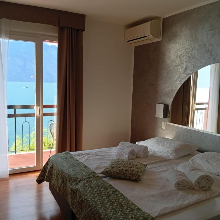 Villa Monica - Camera Doppia con Letti Singoli con Vista Mare - 27