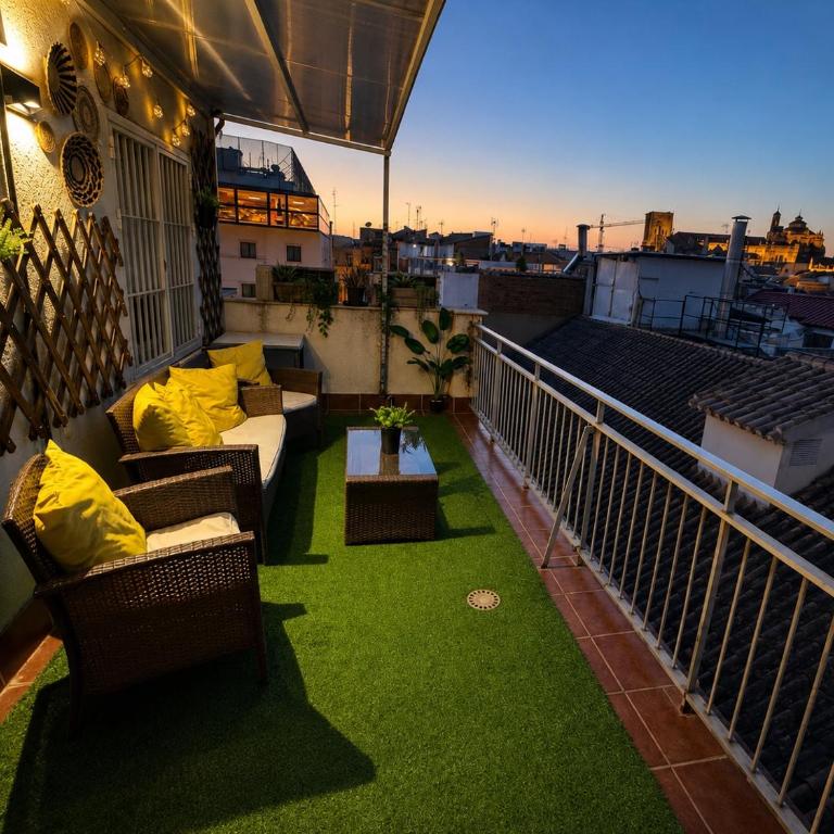 Ático espectacular en pleno centro, parking Gratuito y terraza privada - Two-Bedroom Apartment - 5