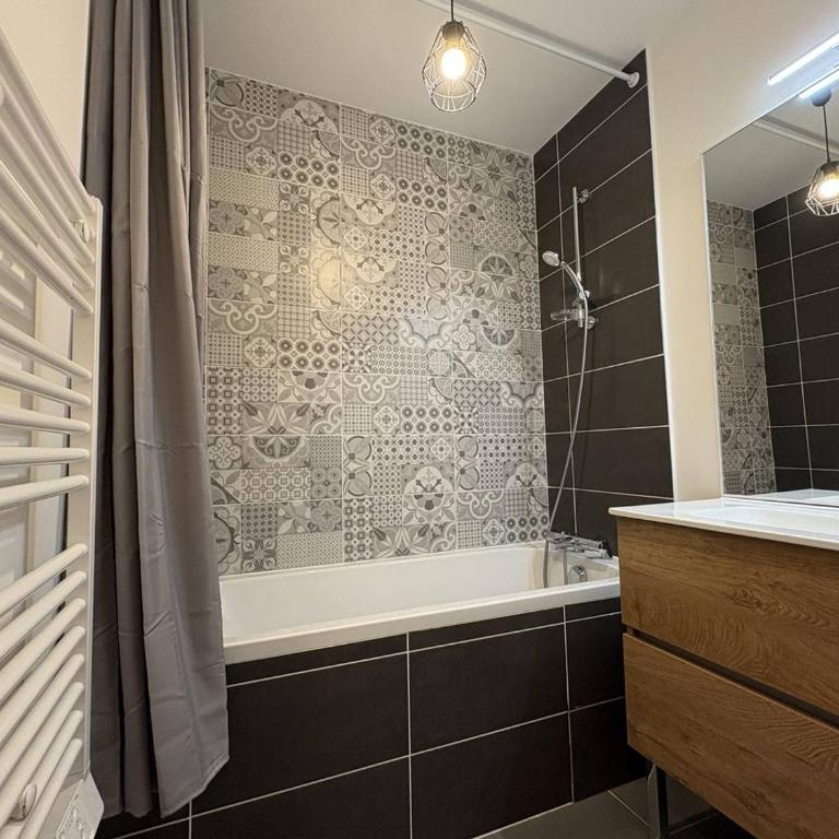Appartement moderne avec parking - 4 pers. - Appartement 2 Chambres - 12