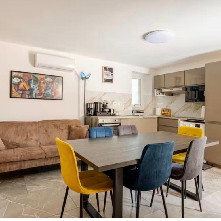 Casa Hanna Garden - Appartamento con 2 Camere da Letto e Terrazza - 3