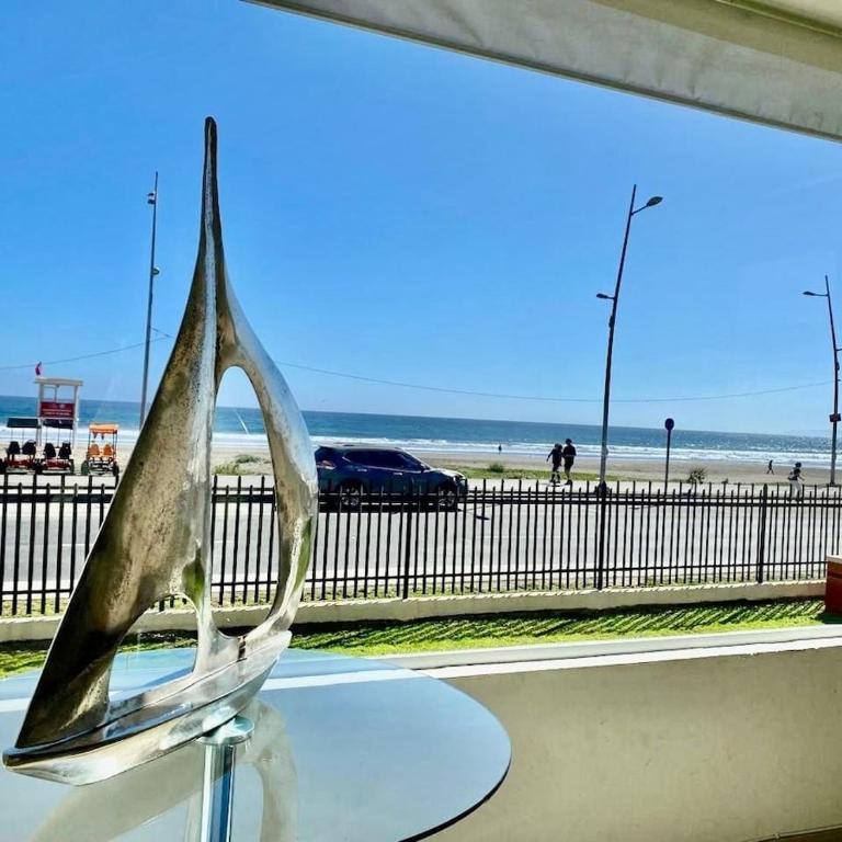 Maravilloso piso bajo primera linea Av del Mar - Apartamento - 17