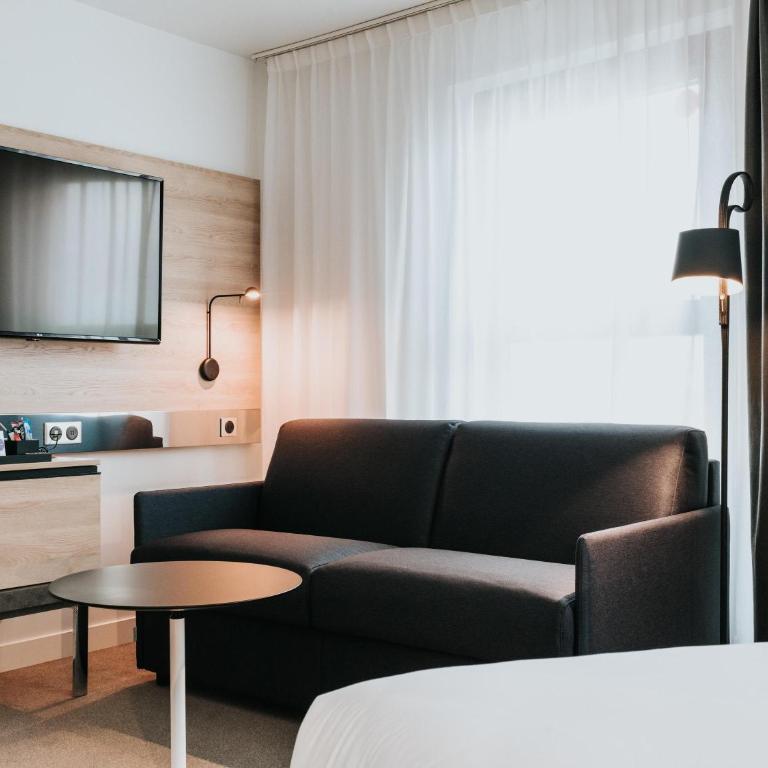 Novotel Angers Centre Gare - Chambre Familiale avec 1 Lit Double et 1 Canapé-Lit pour 2 Personnes - 4
