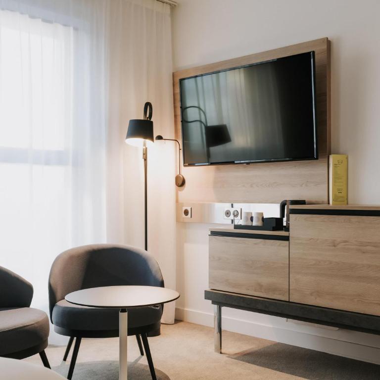 Novotel Angers Centre Gare - Chambre Familiale avec 1 Lit Double et 1 Canapé-Lit Simple - 3