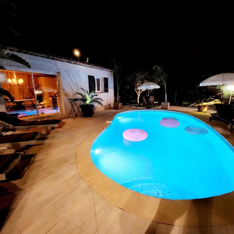 Villa avec piscine et mini-golf - Villa - 23