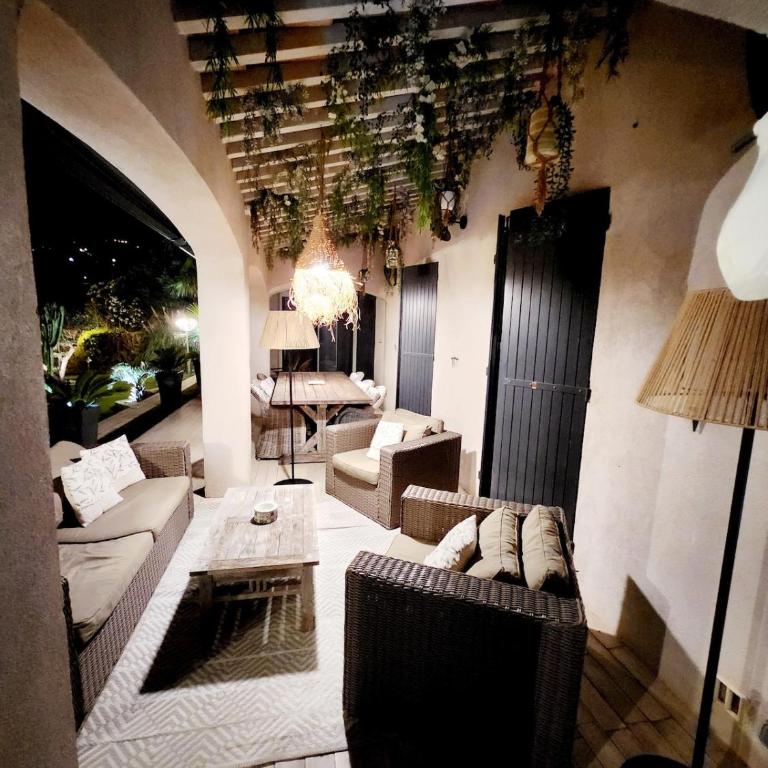 Villa avec piscine et mini-golf - Villa - 73