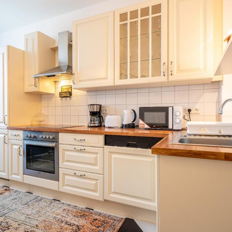 Apartment Deluxe Mutters-Ihr Zuhause bei Innsbruck! Perfekt für Familien, Gruppen bist 5 Personen !Bestes Preis Leistung! - Three-Bedroom Apartment - 2