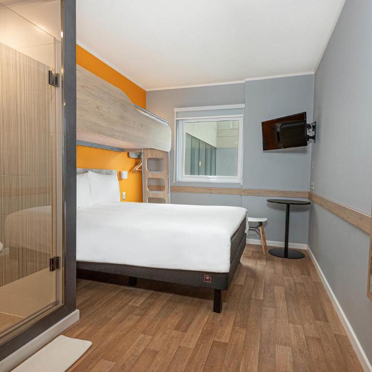 ibis budget Lima Miraflores - Habitación Estándar - 1 cama doble y 1 individual - 1