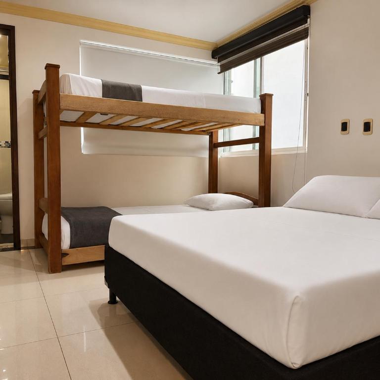 Hotel Boutique Laureles Home - Standard Quadruple Room - 3