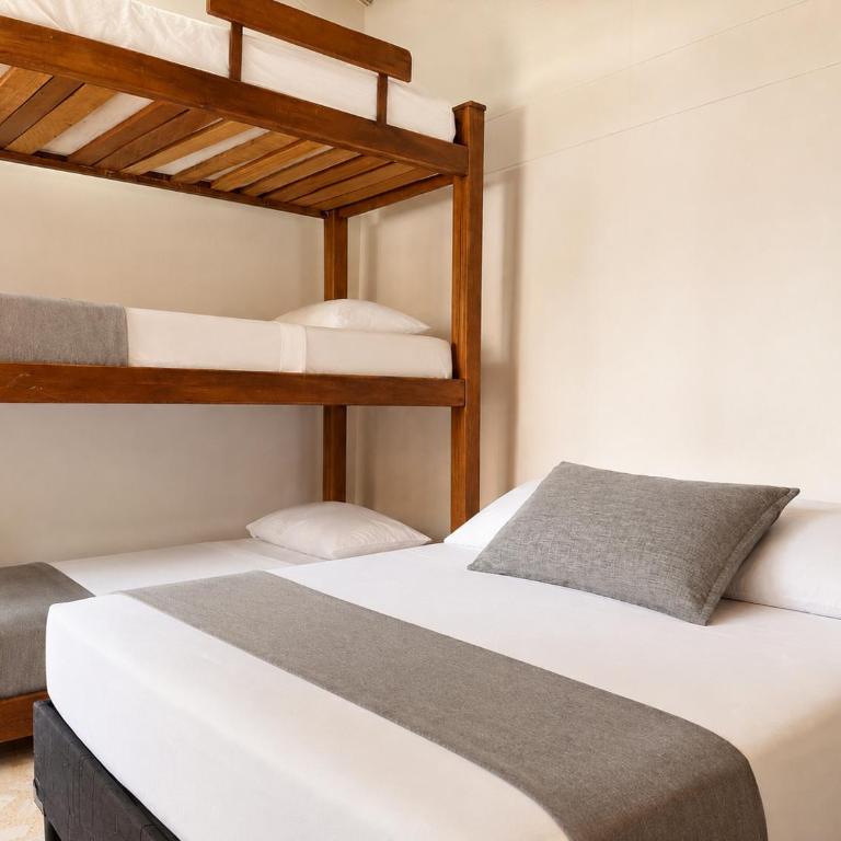 Hotel Boutique Laureles Home - Family Room - 13