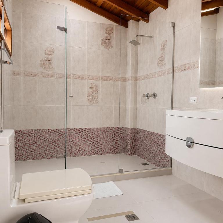 Hotel Boutique Laureles Home - Family Room - 6