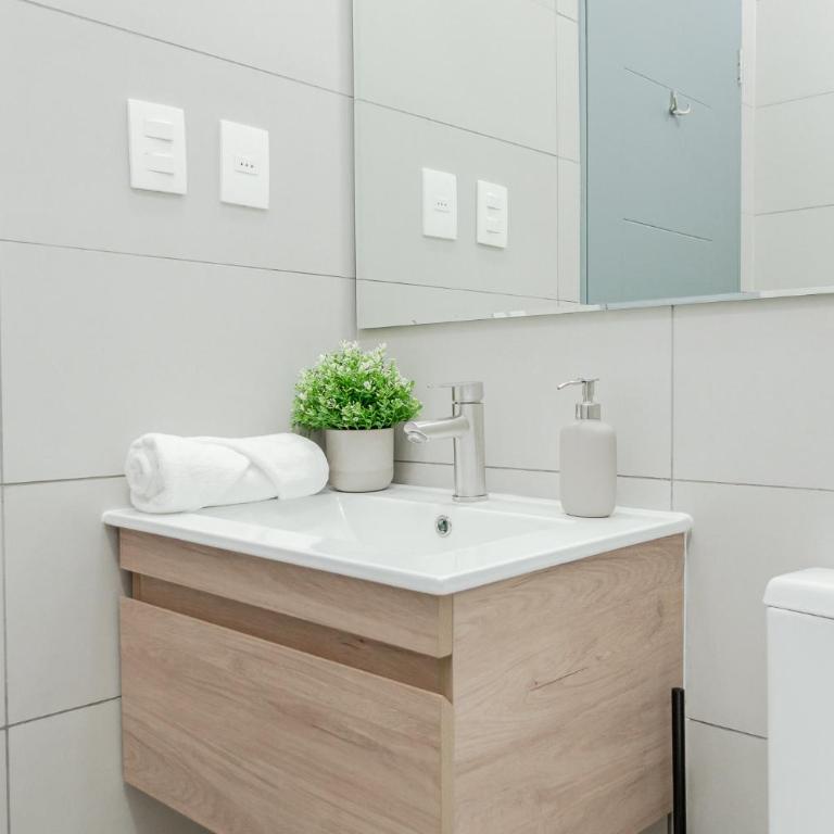 Premium! Stylish New Apartment in the Heart of Barrio Italia - One-Bedroom Apartment - 11