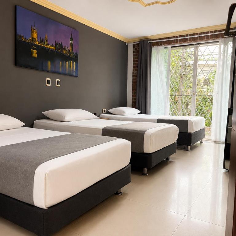 Hotel Boutique Laureles Home - Deluxe Triple Room - 5