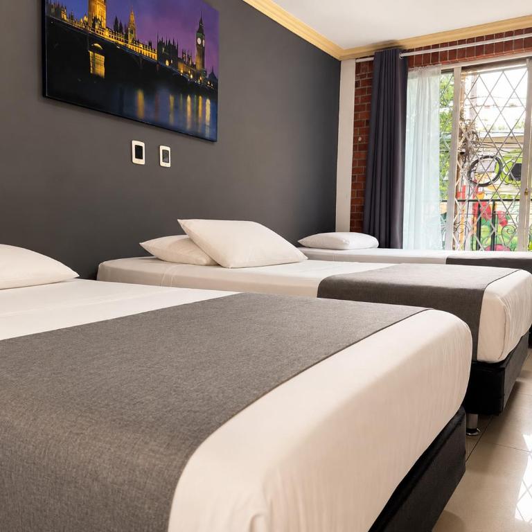Hotel Boutique Laureles Home - Deluxe Triple Room - 2