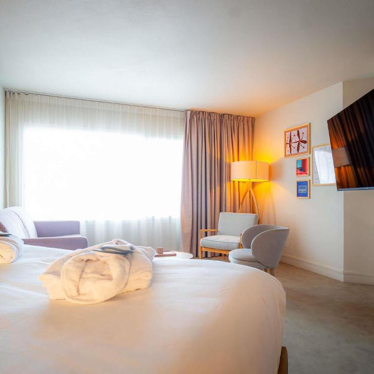 Mercure Saint Raphael Centre Plage - Suite Junior avec Lit Double - Vue sur Mer - 9
