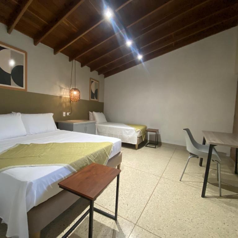 Hotel La Vega - Triple Room - 1