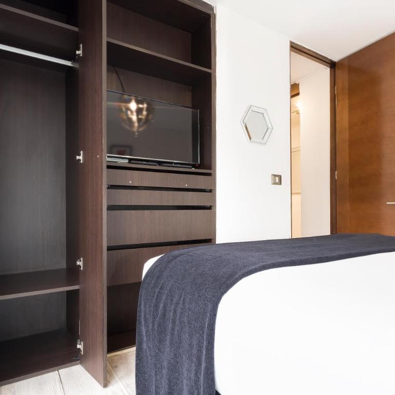 Depto con excelente ubicación en Las Condes - Apartamento de 2 dormitorios - 8