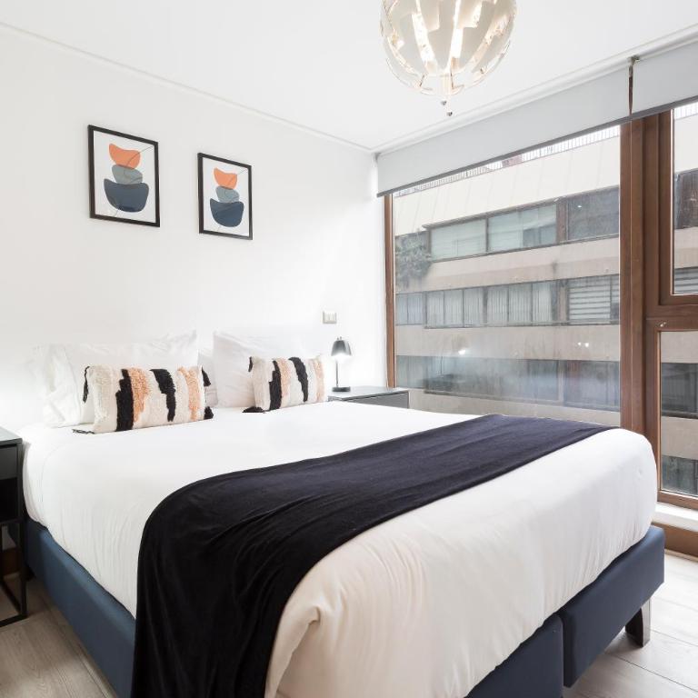 Depto con excelente ubicación en Las Condes - Apartamento de 2 dormitorios - 4