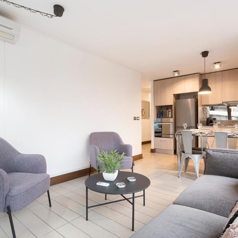 Depto con excelente ubicación en Las Condes - Apartamento de 2 dormitorios - 21