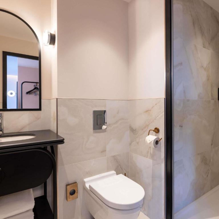 Hotel Maison Hamelin Paris - Handwritten Collection - Junior Suite mit einem Doppelbett und einem Schlafsofa - 3