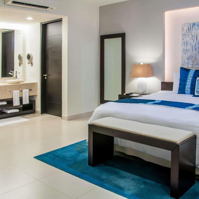 Marival Distinct All-Suites & World Spa - Handwritten Collection - One-Bedroom King Room with Three King Beds and Private Pool - Balcony/Terrace/Kitchen - 3