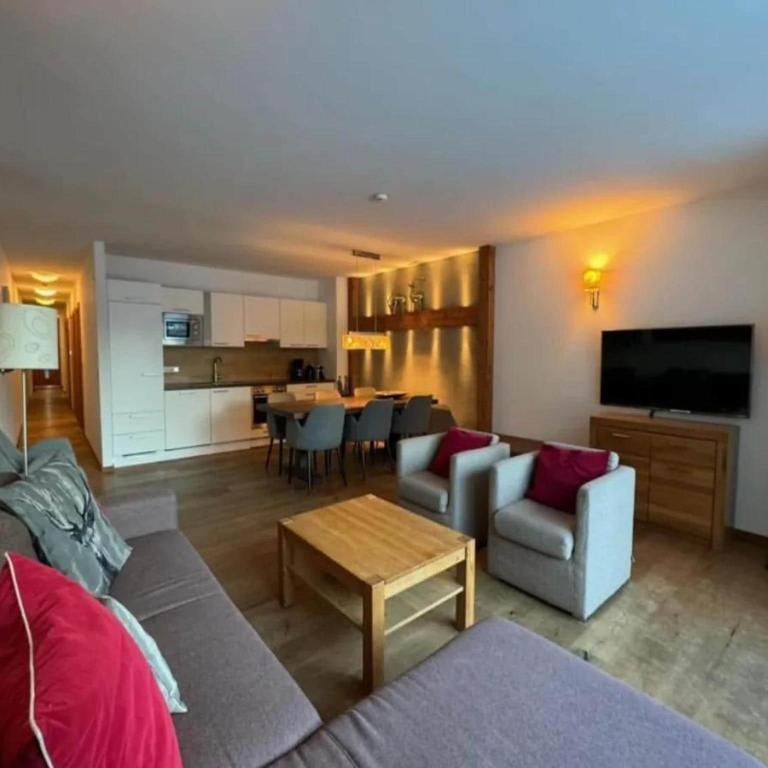 Elegant Neukirchen Apartment for 8 - Ferienhaus mit 3 Schlafzimmern - 10