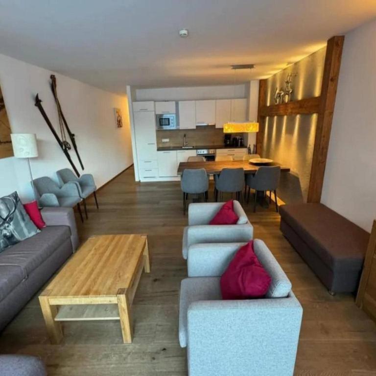 Elegant Neukirchen Apartment for 8 - Ferienhaus mit 3 Schlafzimmern - 9