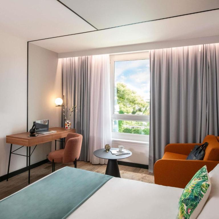 Novotel Nice Aéroport Cap 3000 - Executive Room with 1 Kingsize bed and 1 single sofa bed - Garden Side - 3