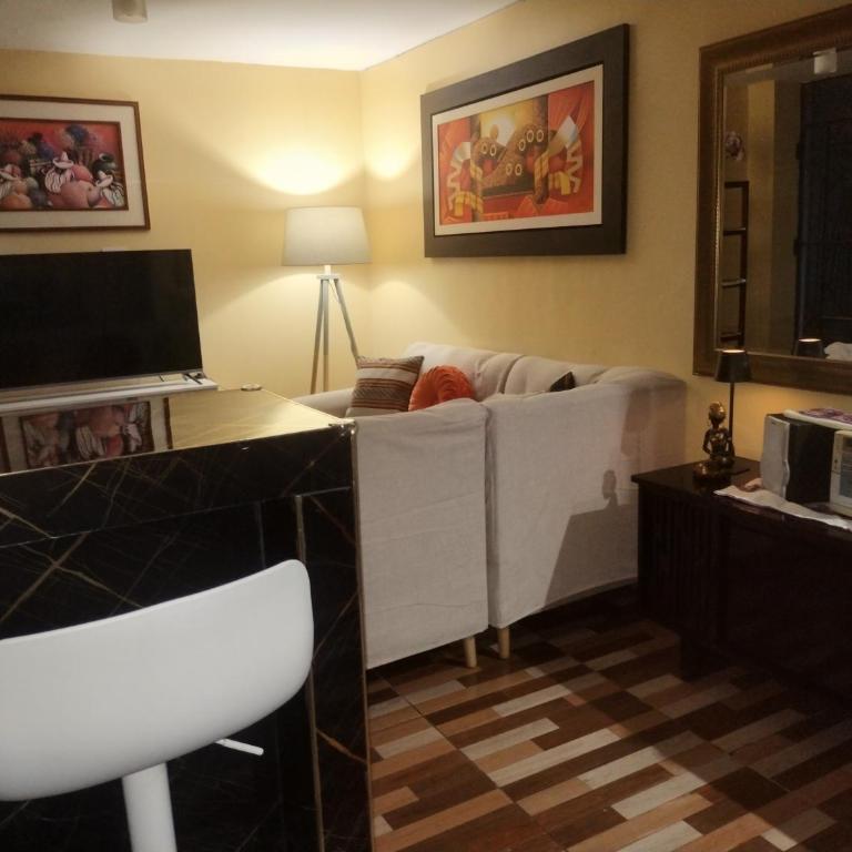 First-floor accommodation 15 min from the airport - Apartamento de 2 dormitorios - 40