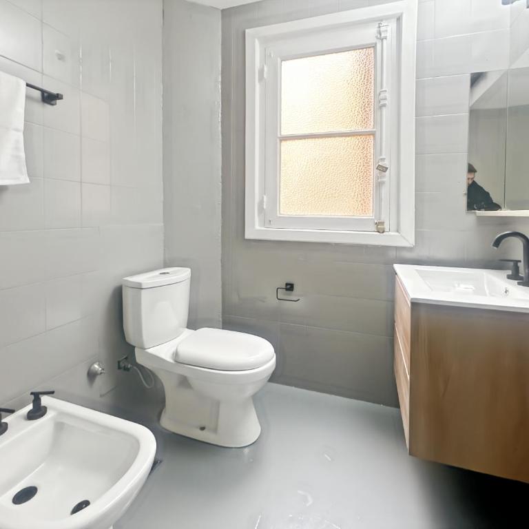 Ayres Suites Alsina 543 - Habitación Cuádruple Clásica - 23