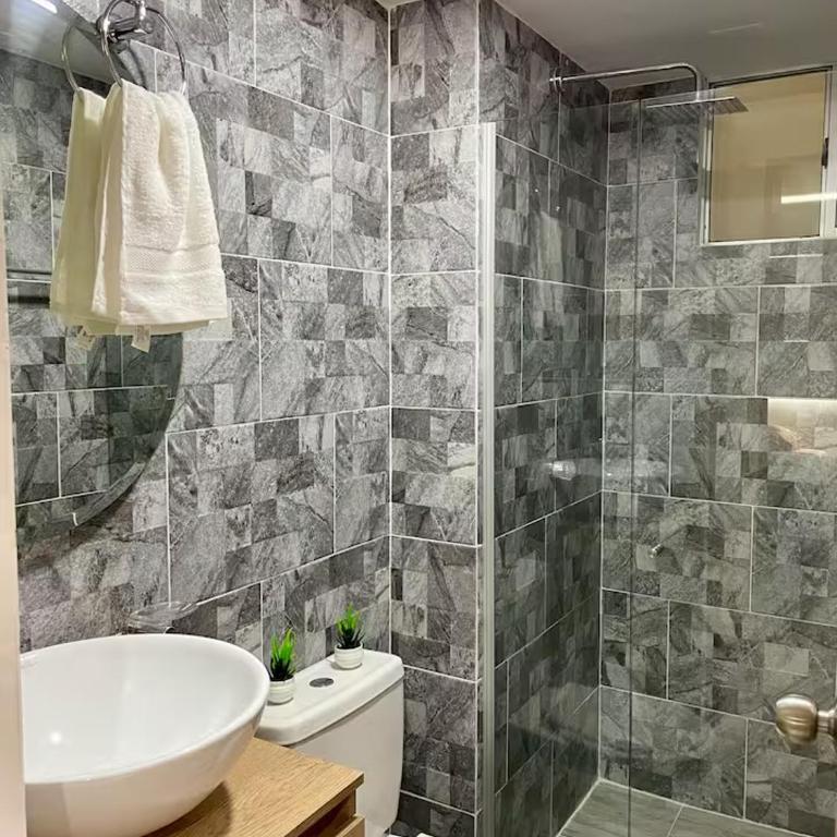 Acogedor apartamento - Three-Bedroom Apartment - 6