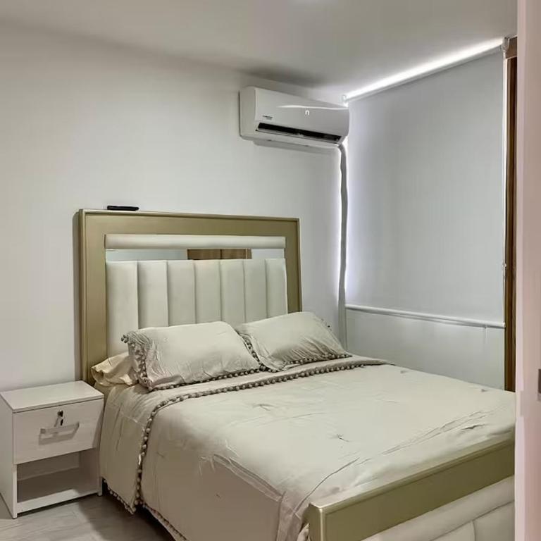 Acogedor apartamento - Three-Bedroom Apartment - 7