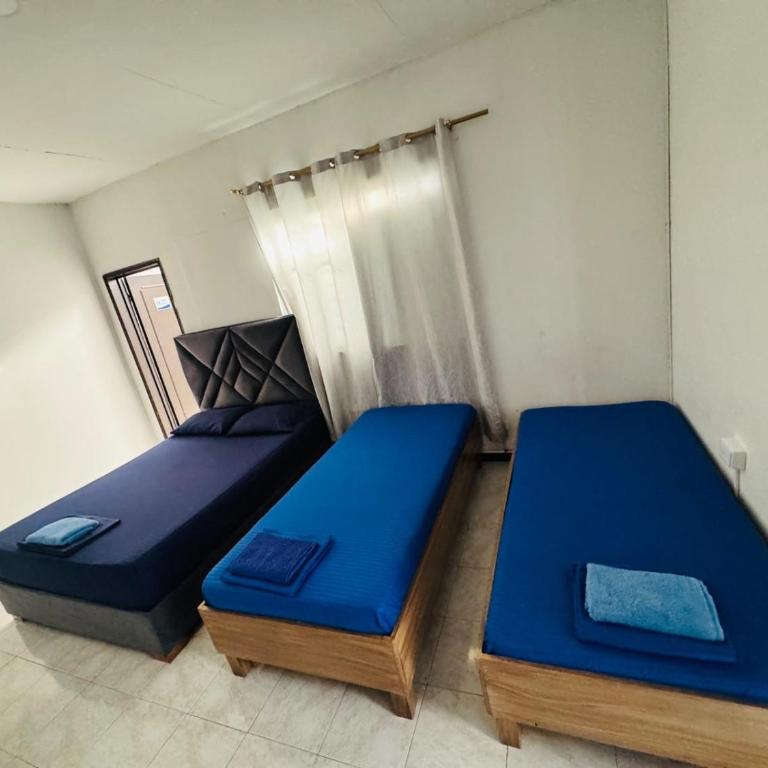 CASA HOTEL ASL HOME CALI NORTE - Sector Santa Mónica Residencial - Habitación Doble con baño privado - 2 camas - 1