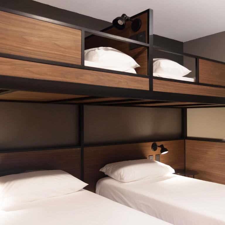 ibis Buenos Aires Congreso - Habitación Estándar con 4 camas individuales - 3