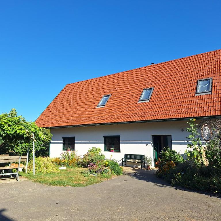 Südsteirisches HOFGLÜCK das XXL Ferienreich im 1 STOCK - Deluxe Suite mit Whirlpool-Badewanne - 4