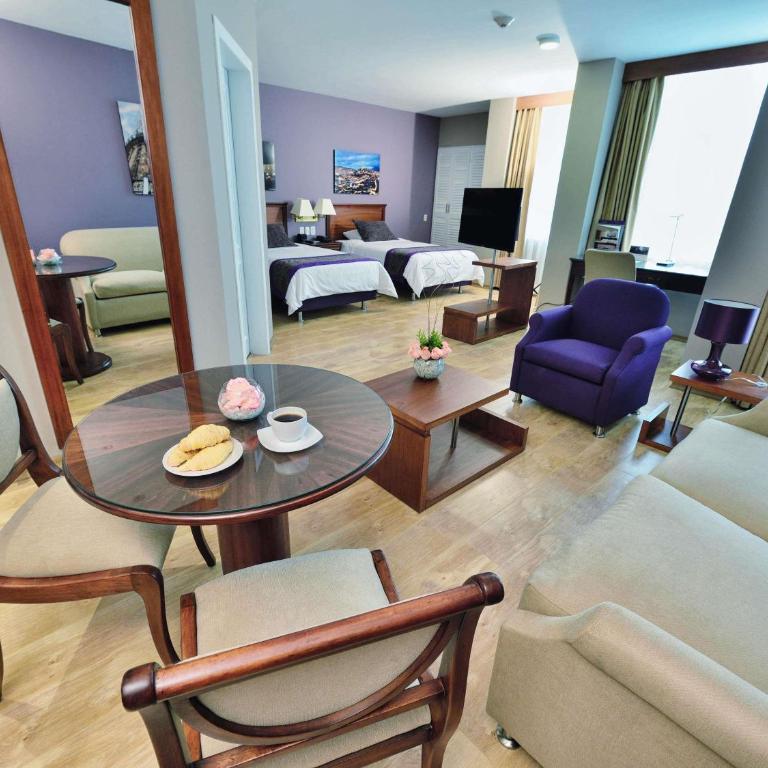 Mercure Alameda Quito - Suite Superior con 2 camas individuales - 1